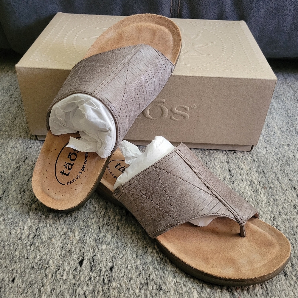 Taos Rumor Grey Sandals - Size 7